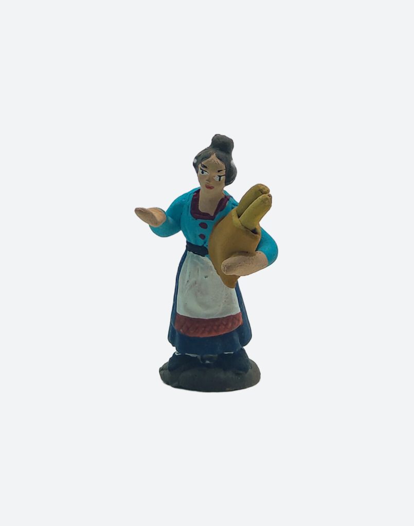 Donna con cesta di pane in terracotta colorata a mano per presepe napoletano 5 cm